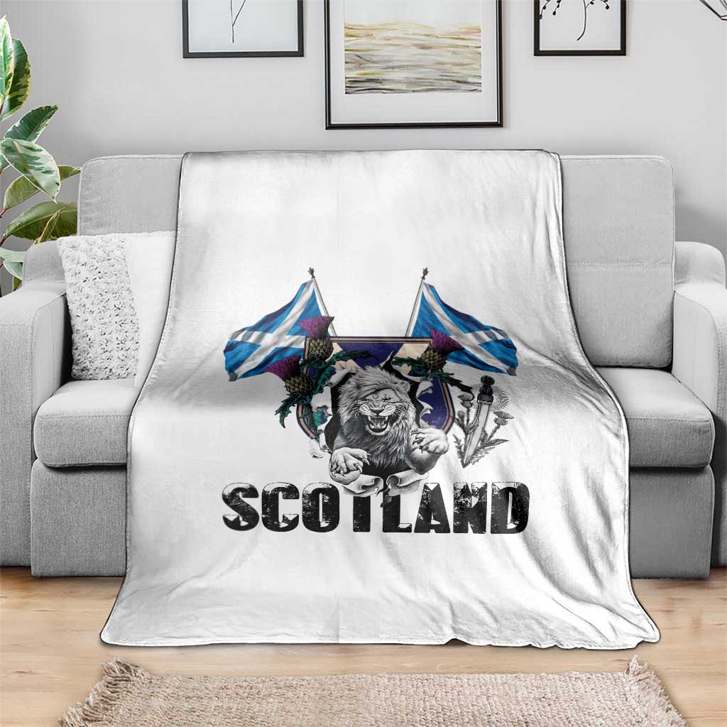 Roaring Scottish Lion Crest Throw Blanket Thistle Scotland Flag Emblem for Brave Highlanders - Wonder Print Shop