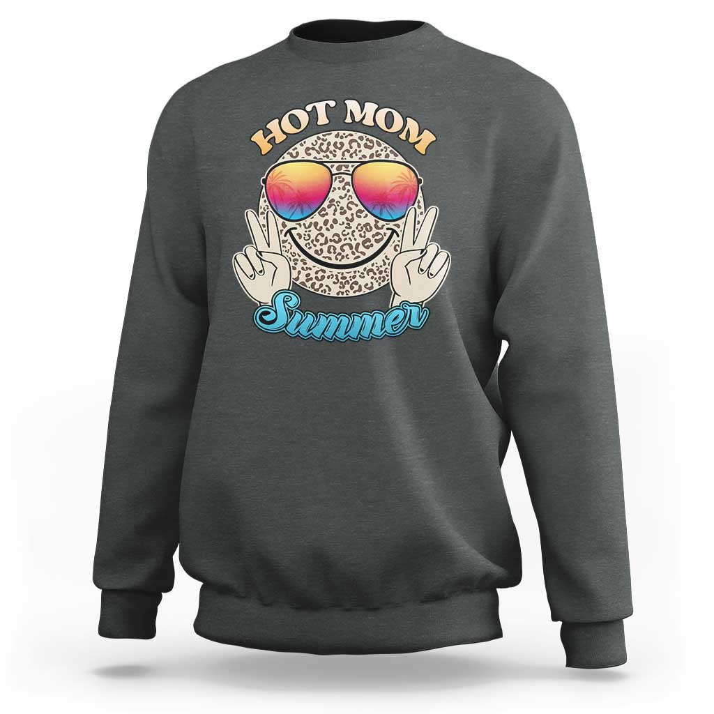 Hot Mom Summer Sweatshirt Chillin' Vibe Leopard Mommy - Wonder Print Shop