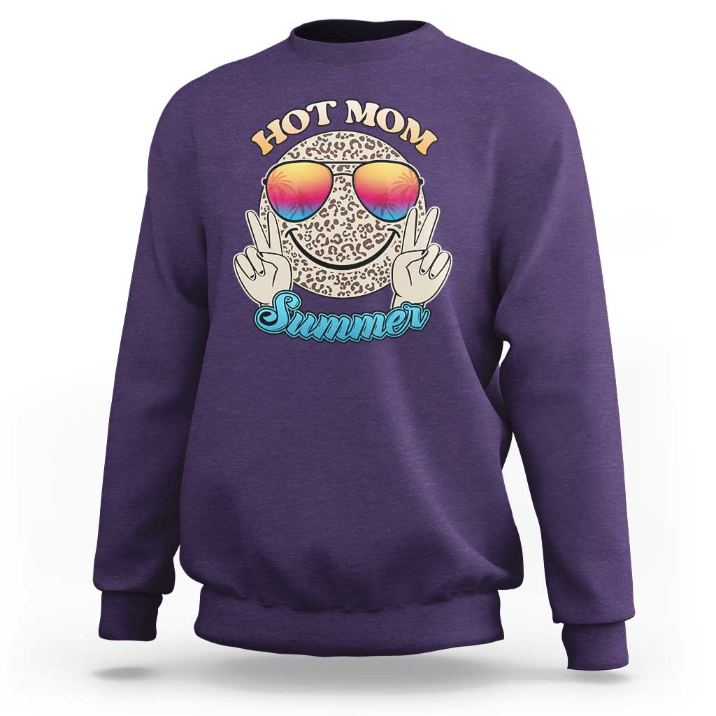Hot Mom Summer Sweatshirt Chillin' Vibe Leopard Mommy - Wonder Print Shop