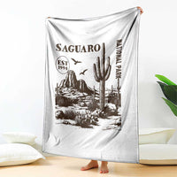 Vintage Saguaro National Park Est 1994 Graphic Throw Blanket Retro Arizona Desert Mountain Hiking Souvenir