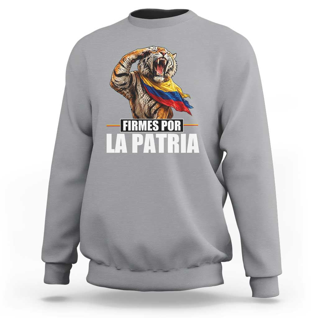 Firmes Por La Patria Colombian Pride Sweatshirt Roaring Saluting Tiger Patriotic Colombia Heritage Flag