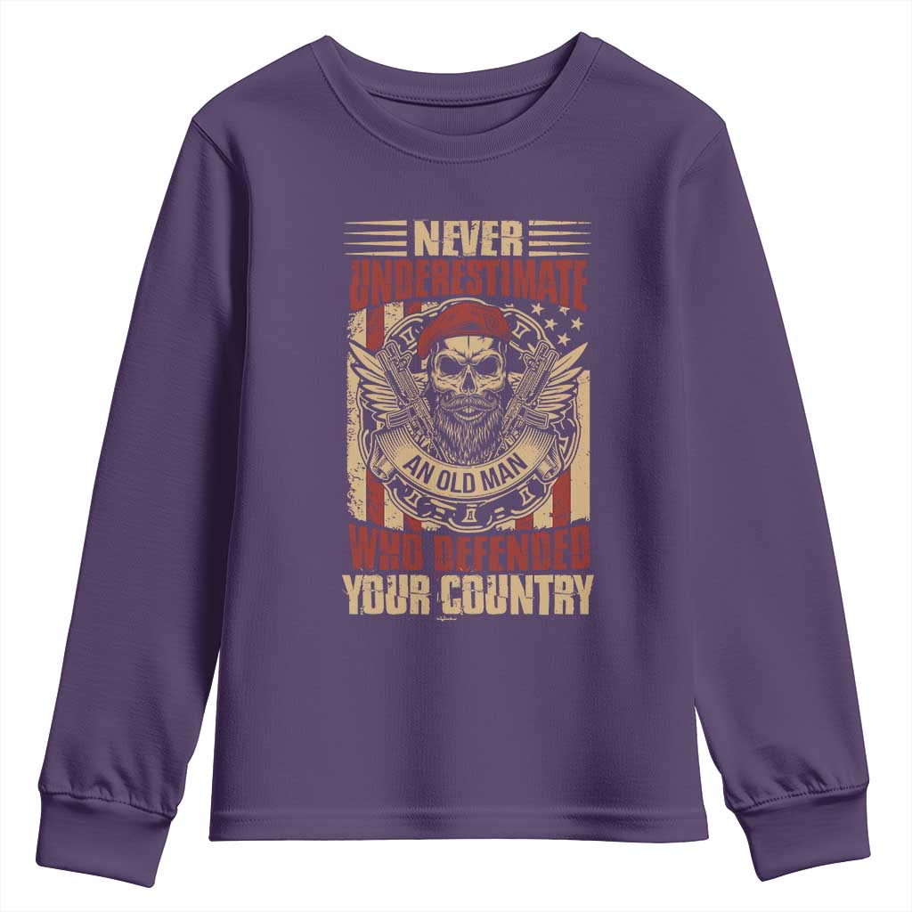 American Veteran Youth Sweatshirt Never Underestimate An Old Man Who Defended Your Country