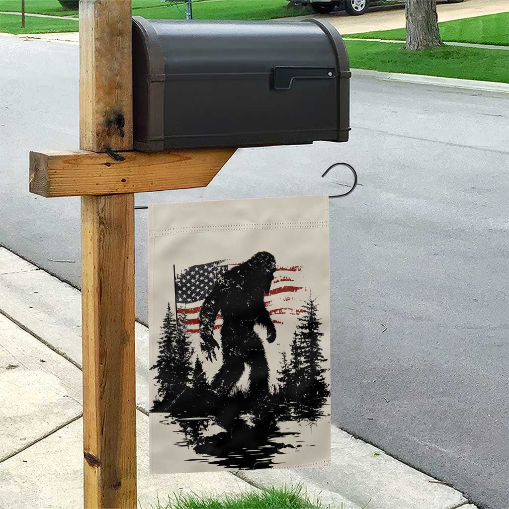American Flag Bigfoot Garden Flag Patriotic Sasquatch Retro Vintage