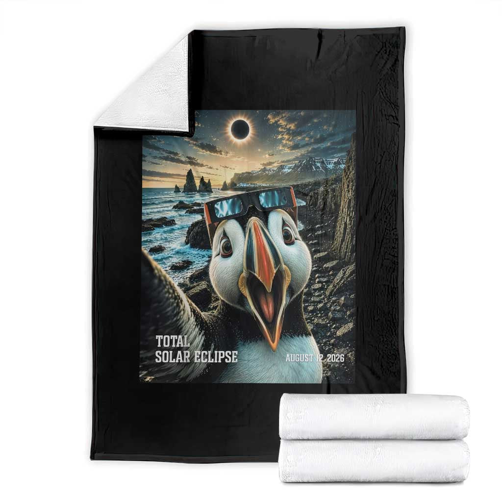 Puffin Selfie August 12 2026 Total Solar Eclipse Throw Blanket Funny Totality Photographic Astronomy Souvenir