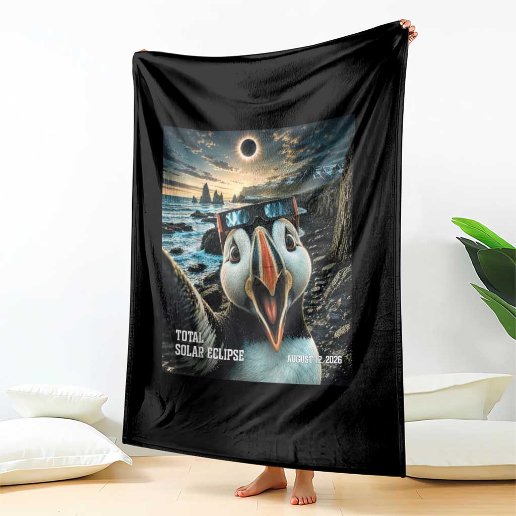 Puffin Selfie August 12 2026 Total Solar Eclipse Throw Blanket Funny Totality Photographic Astronomy Souvenir