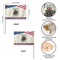 Funny Raccoon Patriotic Patriotic Handheld Flag Feral But Free 4th Of July American Flag TS02