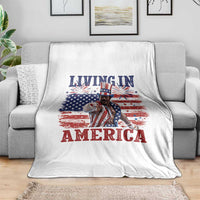 Living In America Funny Patriotic Heavyweight Boxer Throw Blanket Vintage Distressed Flag Uncle Sam Hat Boxing Champion