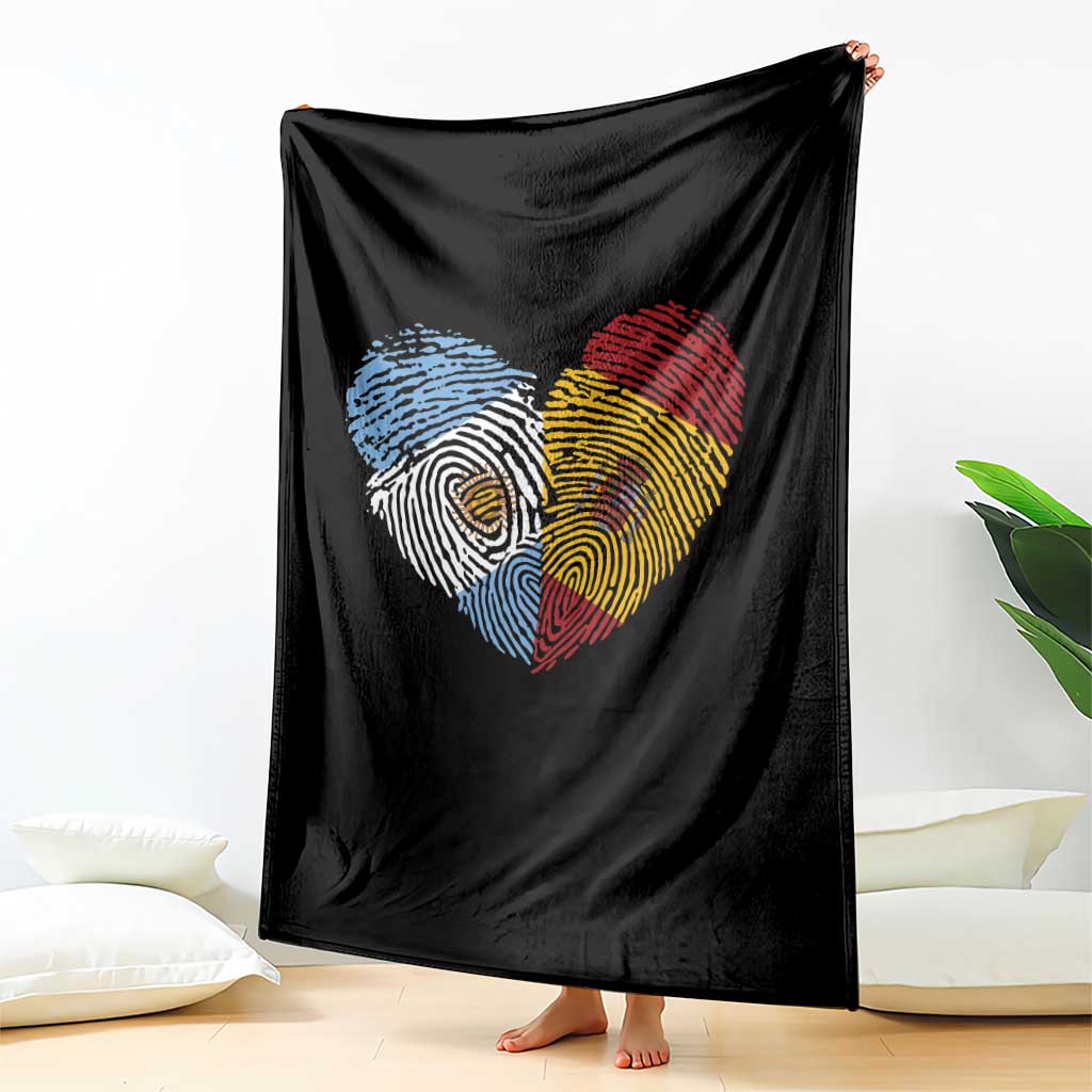 Argentina Spain Flag Mixed Roots Fingerprint Heart Graphic Throw Blanket Argentine Spanish Dual Heritage Hispanic Pride Match Day