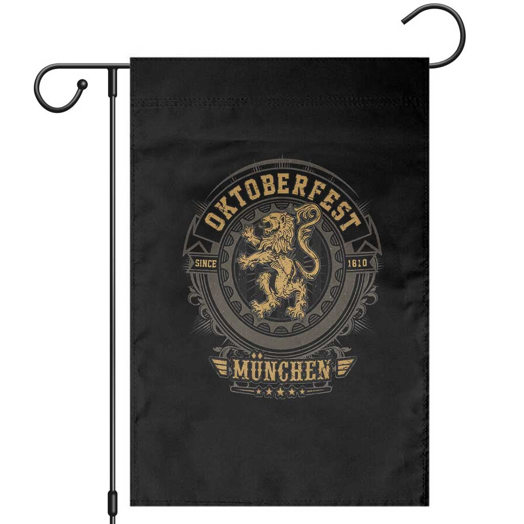 Oktoberfest Munchen Garden Flag Munich Vintage Round Emblem with Bavarian Lion - Wonder Print Shop