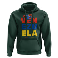 Venezuela Pride Flying Scarlet Macaw Hoodie Ara Macao Guacamaya Venezuelan Pride Tropical Bird
