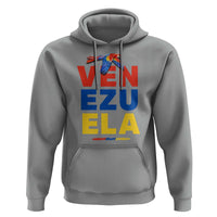 Venezuela Pride Flying Scarlet Macaw Hoodie Ara Macao Guacamaya Venezuelan Pride Tropical Bird