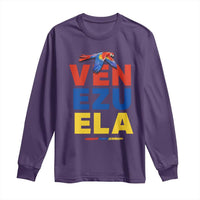 Venezuela Pride Flying Scarlet Macaw Long Sleeve Shirt Ara Macao Guacamaya Venezuelan Pride Tropical Bird