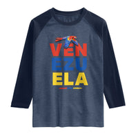 Venezuela Pride Flying Scarlet Macaw Raglan Shirt Ara Macao Guacamaya Venezuelan Pride Tropical Bird