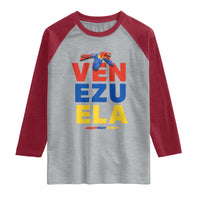 Venezuela Pride Flying Scarlet Macaw Raglan Shirt Ara Macao Guacamaya Venezuelan Pride Tropical Bird