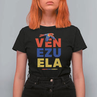 Venezuela Pride Flying Scarlet Macaw T Shirt For Women Ara Macao Guacamaya Venezuelan Pride Tropical Bird
