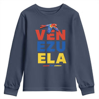 Venezuela Pride Flying Scarlet Macaw Youth Sweatshirt Ara Macao Guacamaya Venezuelan Pride Tropical Bird