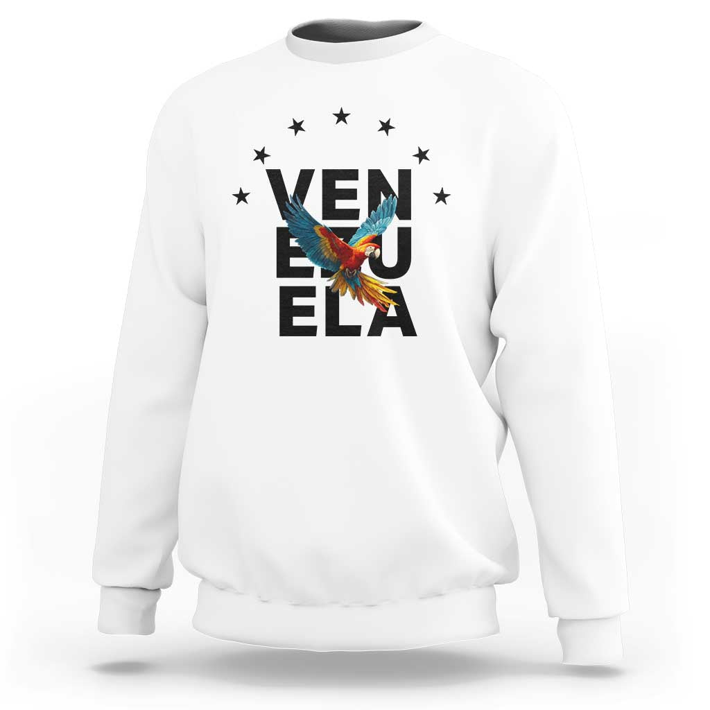 Venezuela Pride Flying Macaw Sweatshirt Ara Macao Guacamaya Venezuelan Pride Tropical Bird