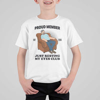 Funny Napping Dad Sleepy Grandpas and Fathers T Shirt For Kid Proud Member Of The Just Resting My Eyes Club Armchair Cartoon Graphic