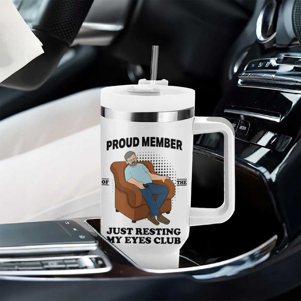 Funny Napping Dad Sleepy Grandpas and Fathers Tumbler With Handle Proud Member Of The Just Resting My Eyes Club Armchair Cartoon Graphic