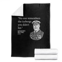 Funny Vintage Ship Captain Saying Throw Blanket No One Remembers the Icebergs You Did Not Hit Dark Humor
