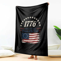 1776 Land of the Free Distressed Arch Graphic Throw Blanket Vintage Betsy Ross American Flag Stars Retro Patriotic
