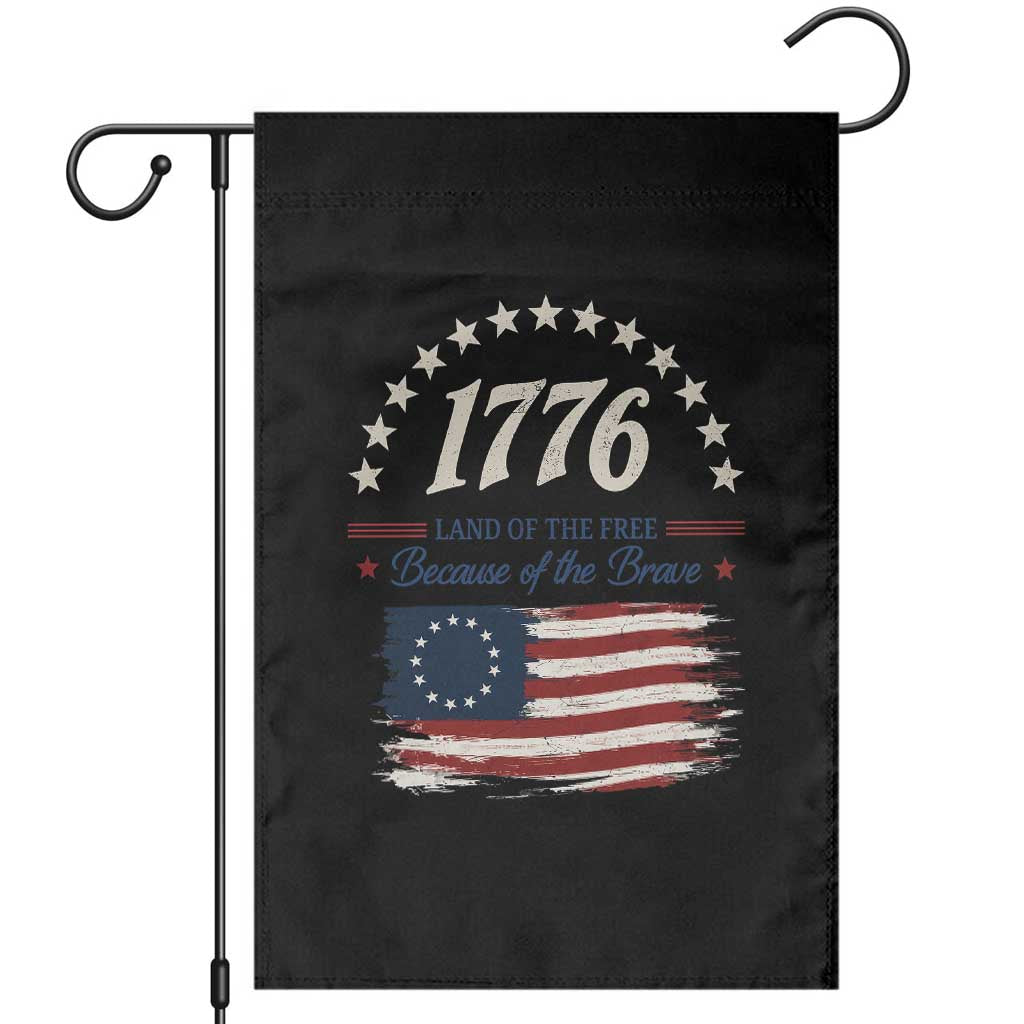 1776 Land of the Free Distressed Arch Graphic Garden Flag Vintage Betsy Ross American Flag Stars Retro Patriotic