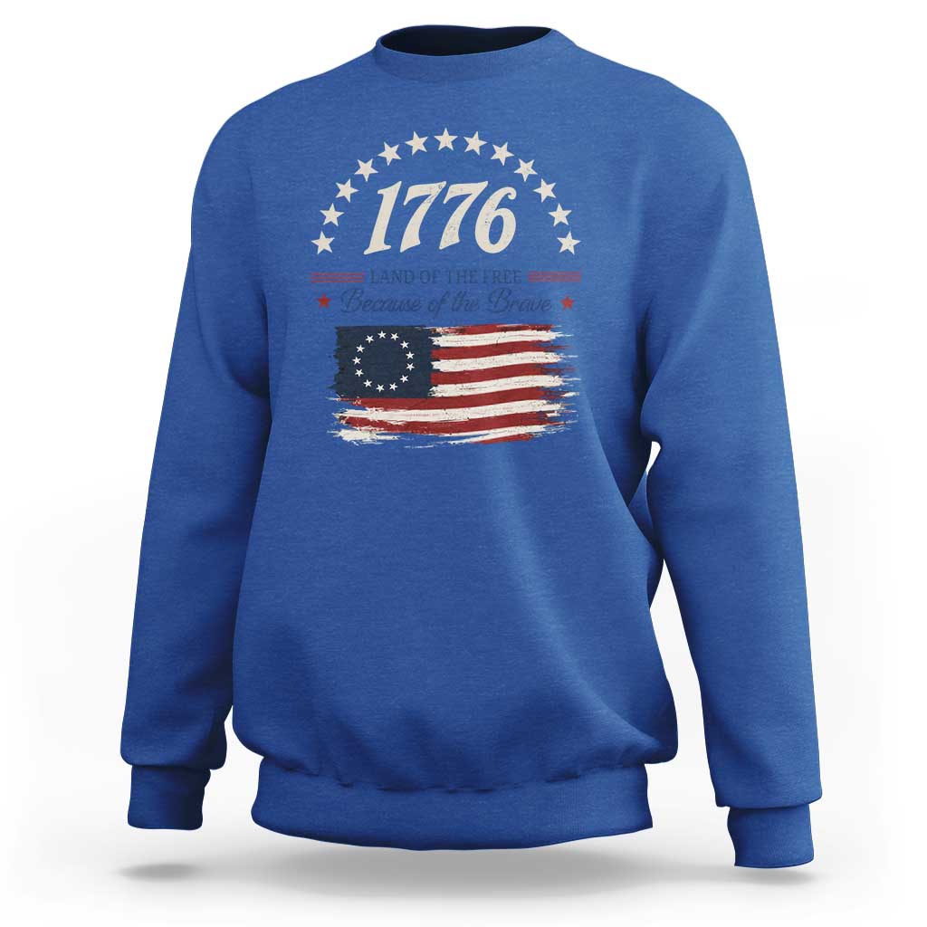 1776 Land of the Free Distressed Arch Graphic Sweatshirt Vintage Betsy Ross American Flag Stars Retro Patriotic
