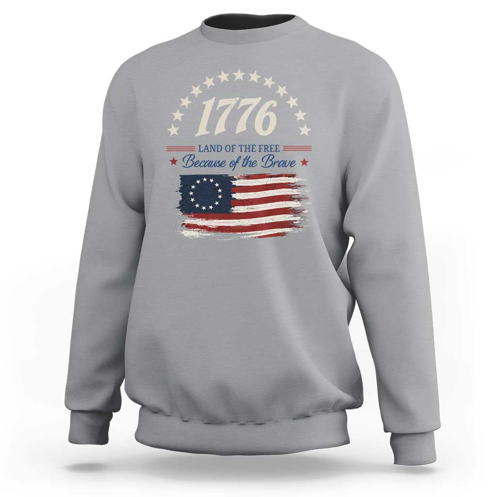 1776 Land of the Free Distressed Arch Graphic Sweatshirt Vintage Betsy Ross American Flag Stars Retro Patriotic