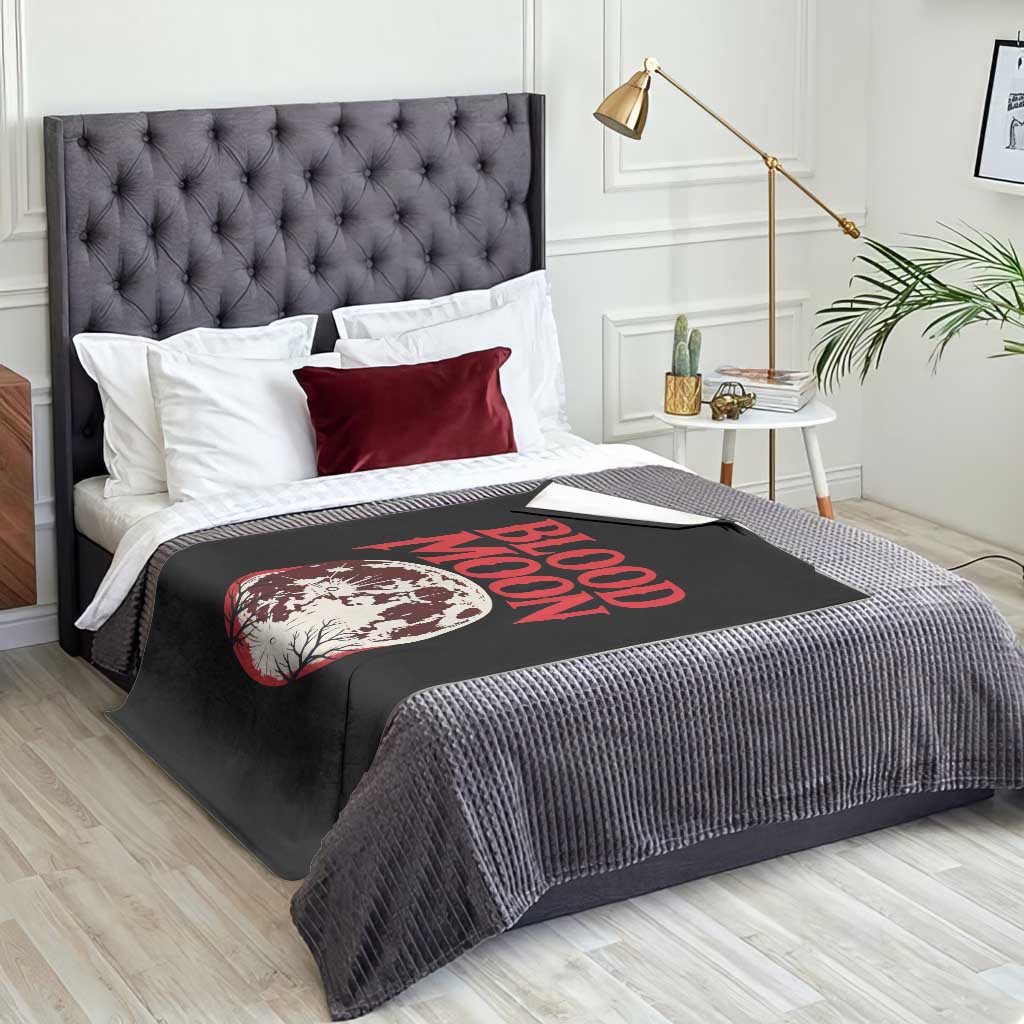 Retro Blood Moon Graphic Throw Blanket Mystic Celestial Gothic Astronomy Art
