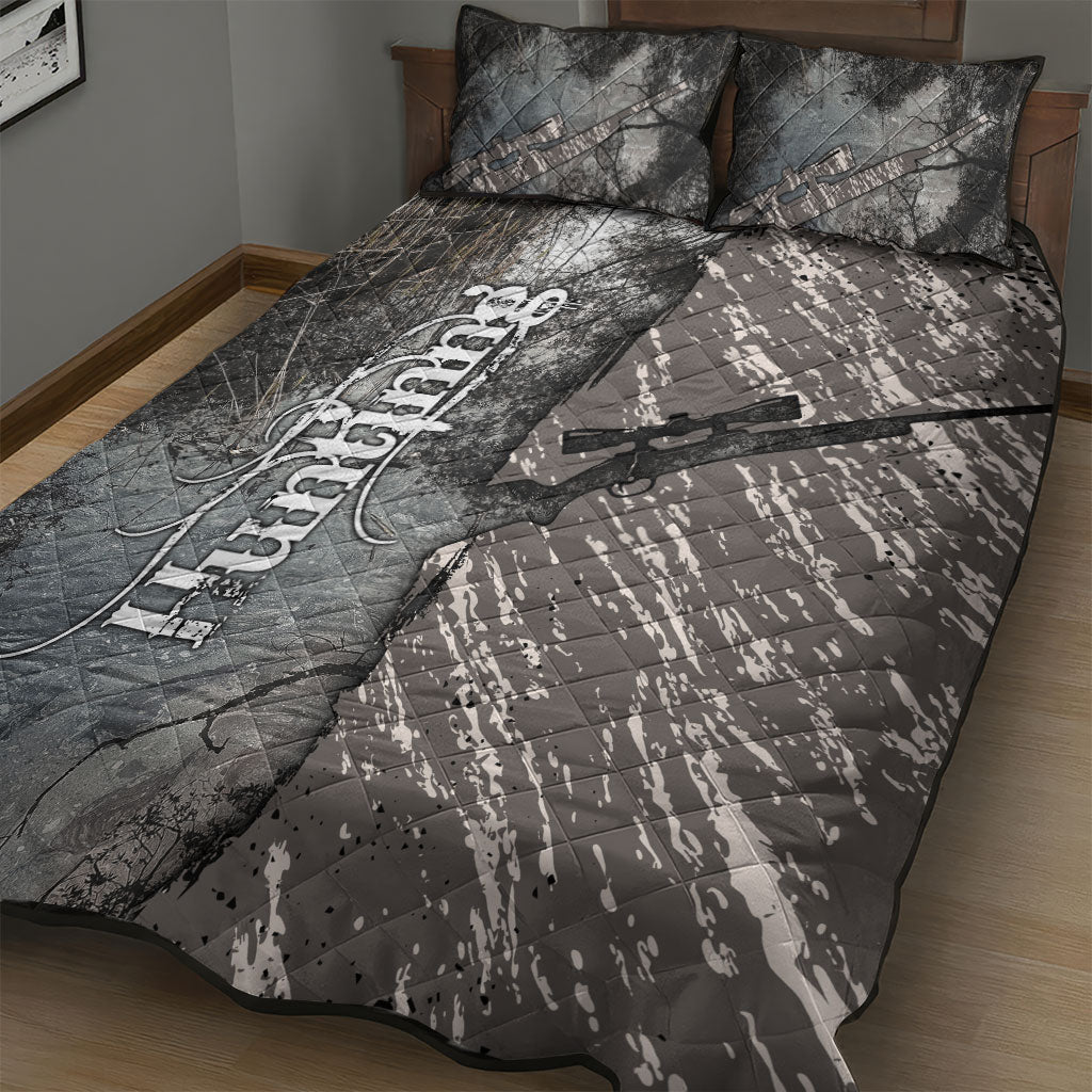 Hunting Rifle Quilt Bed Set Grunge Wilderness Marsh Scene with Rustic Outdoor
