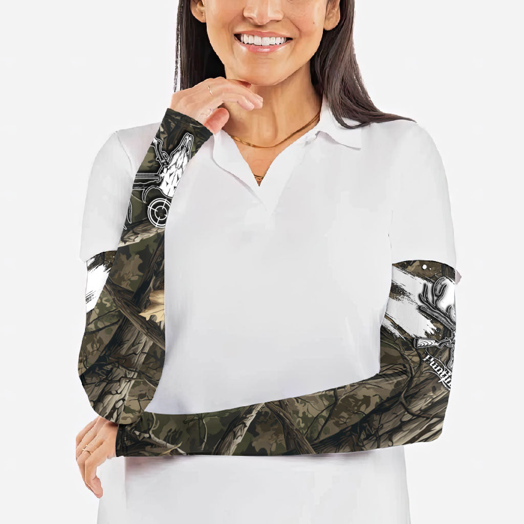 Deer Skull Hunting Arm Sleeves Camo Forest Grunge Buck Skull Crossed Rifles Target
