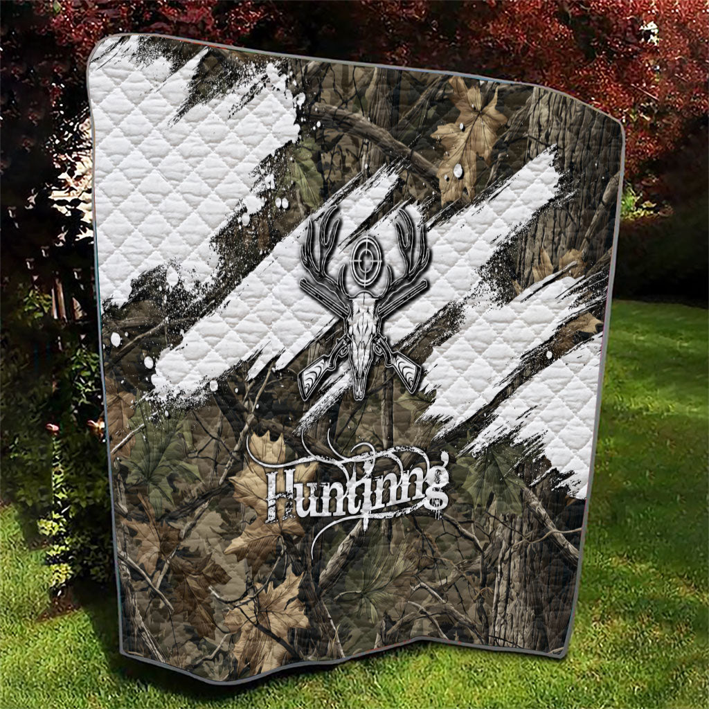 Deer Skull Hunting Quilt Camo Forest Grunge Buck Skull Crossed Rifles Target