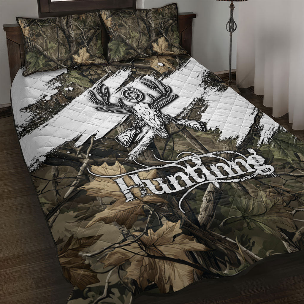 Deer Skull Hunting Quilt Bed Set Camo Forest Grunge Buck Skull Crossed Rifles Target
