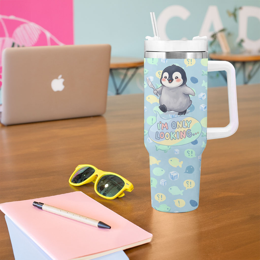 Sneaky Flipper Cute Penguin Holding Knife Tumbler With Handle Funny Chibi Penguin Graphic With Ice And Fish Pattern