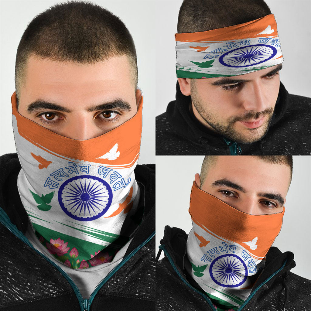 India Flag Neck Gaiter Jet Flypast Ashoka Chakra Lotus Vibrant Patriotic Tricolor