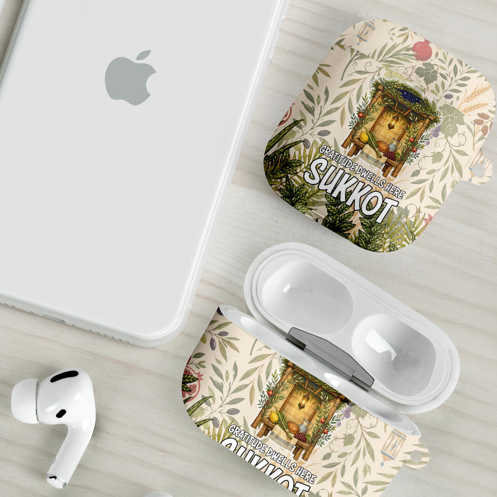 Sukkot AirPods Case Jewish Holiday Gratitude Dwells Here - Vintage Botanical Sukkah