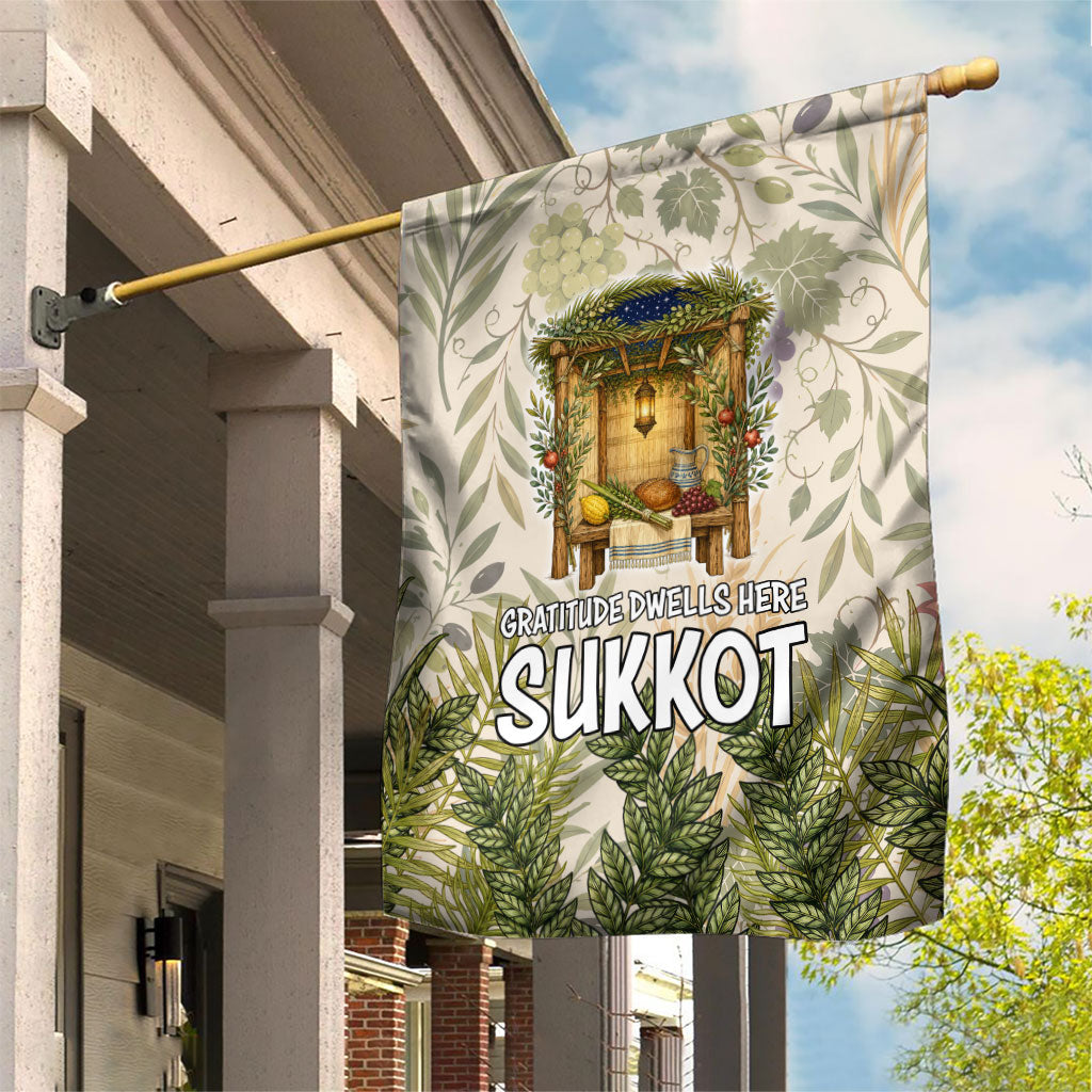 Sukkot Garden Flag Jewish Holiday Gratitude Dwells Here - Vintage Botanical Sukkah