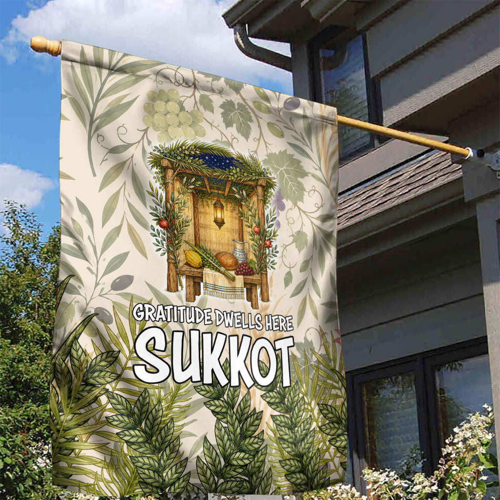 Sukkot Garden Flag Jewish Holiday Gratitude Dwells Here - Vintage Botanical Sukkah