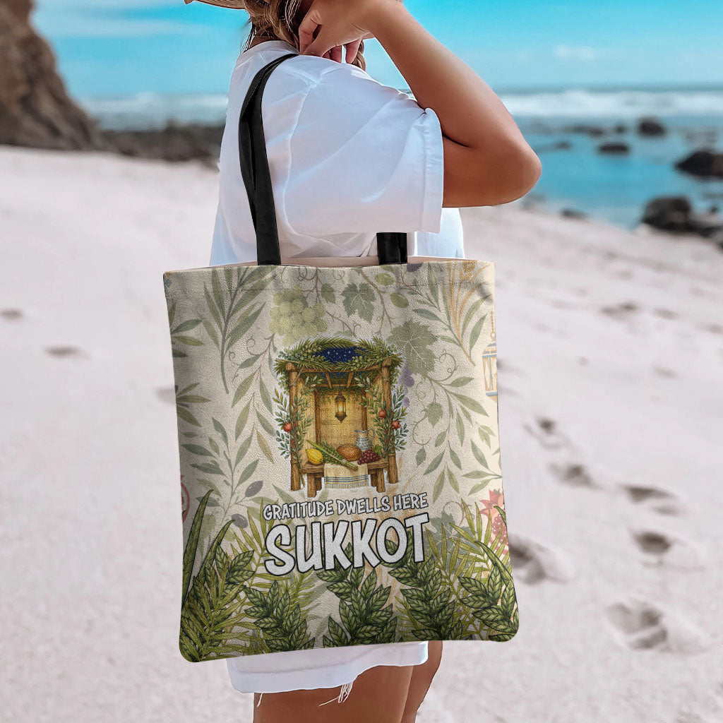 Sukkot Tote Bag Jewish Holiday Gratitude Dwells Here - Vintage Botanical Sukkah