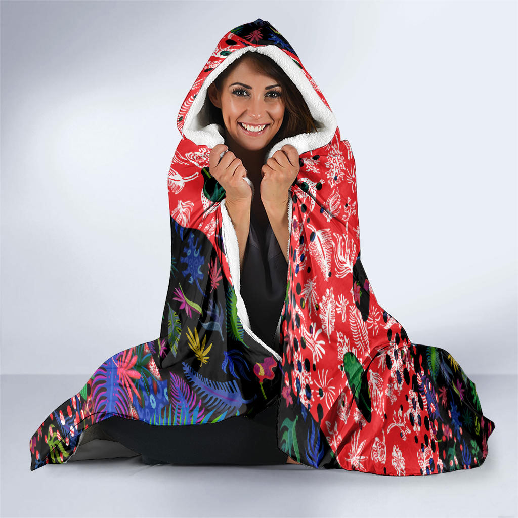 Christmas In July Flamingo Hooded Blanket Magic Santa Claus Festive Tropical Hawaiian Beach Birds