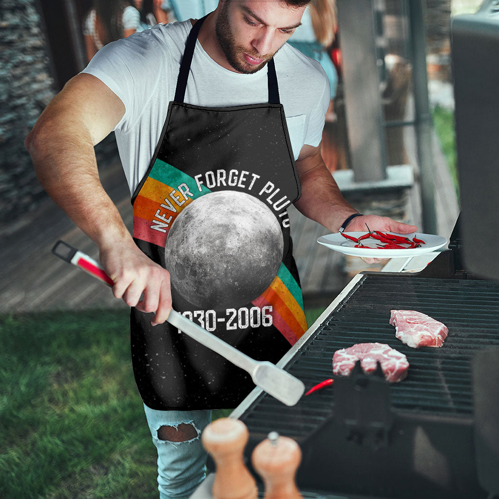 Never Forget Pluto 1930-2006 Apron Vintage Retro Rainbow Planet Outer Space Astronomy Graphic Art