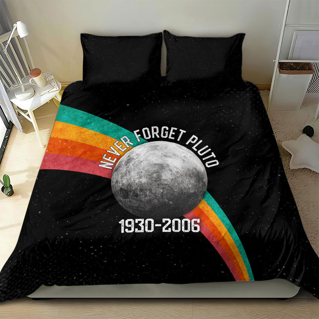 Never Forget Pluto 1930-2006 Bedding Set Vintage Retro Rainbow Planet Outer Space Astronomy Graphic Art