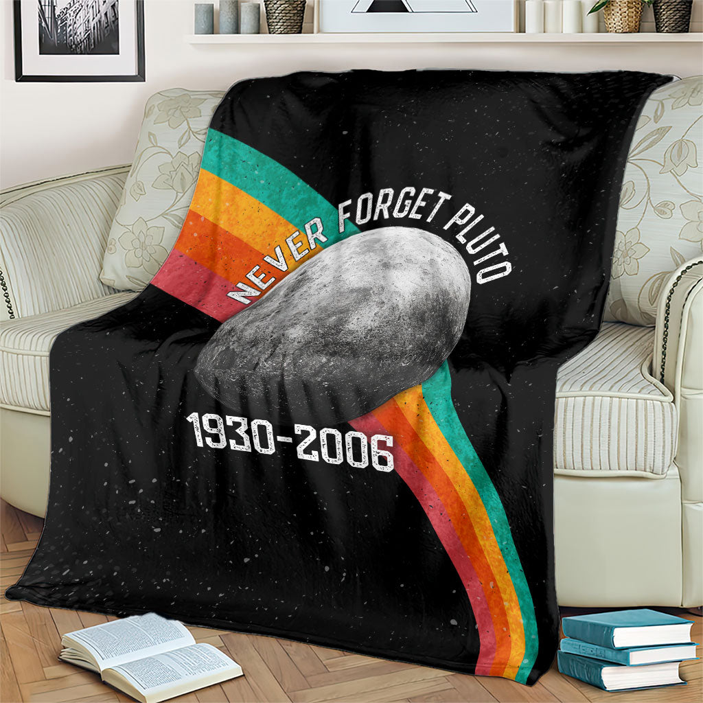 Never Forget Pluto 1930-2006 Blanket Vintage Retro Rainbow Planet Outer Space Astronomy Graphic Art