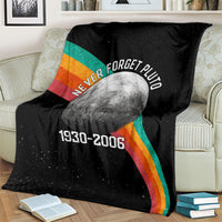 Never Forget Pluto 1930-2006 Blanket Vintage Retro Rainbow Planet Outer Space Astronomy Graphic Art