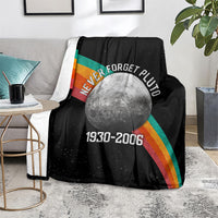 Never Forget Pluto 1930-2006 Blanket Vintage Retro Rainbow Planet Outer Space Astronomy Graphic Art