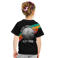 Never Forget Pluto 1930-2006 Kid T Shirt Vintage Retro Rainbow Planet Outer Space Astronomy Graphic Art
