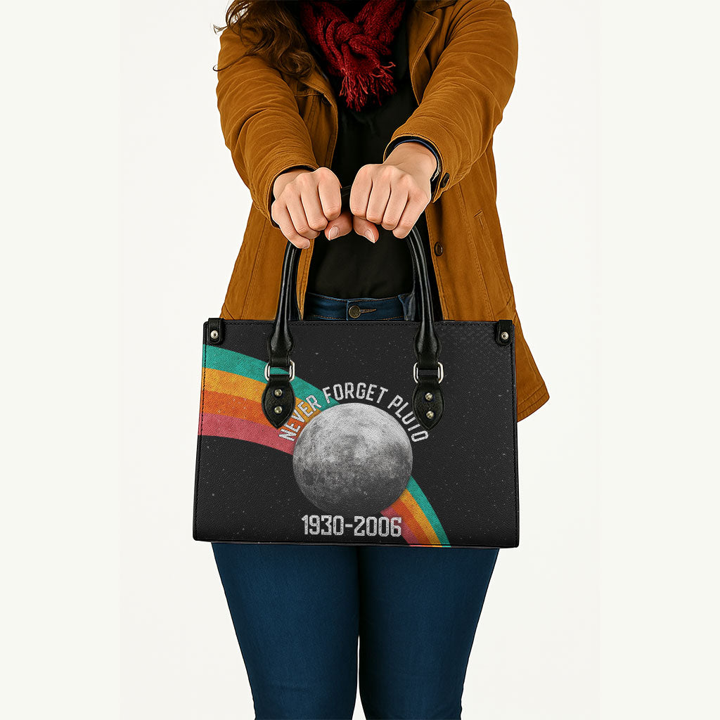 Never Forget Pluto 1930-2006 Leather Bag Vintage Retro Rainbow Planet Outer Space Astronomy Graphic Art