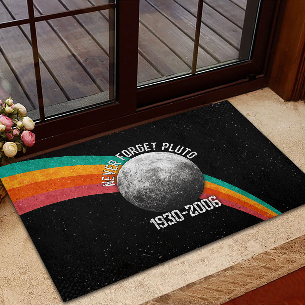 Never Forget Pluto 1930-2006 Rubber Doormat Vintage Retro Rainbow Planet Outer Space Astronomy Graphic Art