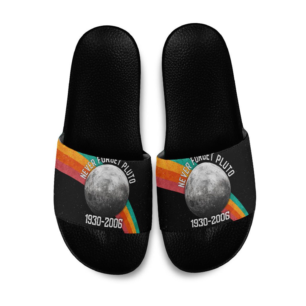 Never Forget Pluto 1930-2006 Slide Sandals Vintage Retro Rainbow Planet Outer Space Astronomy Graphic Art