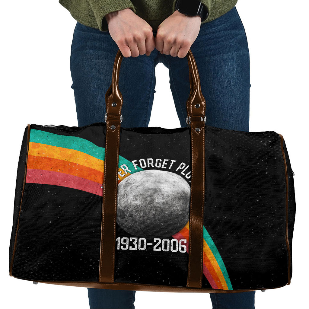 Never Forget Pluto 1930-2006 Travel Bag Vintage Retro Rainbow Planet Outer Space Astronomy Graphic Art